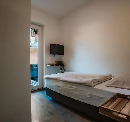 Hotel apartamentowy Mey Boardinghouse *