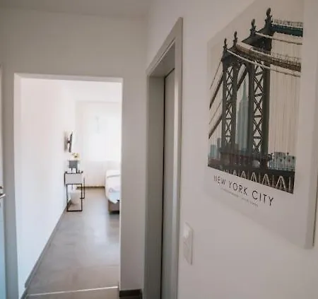 Mey Boardinghouse 아파트호텔