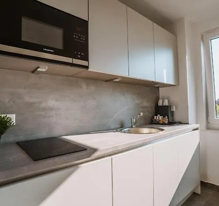 Mey Boardinghouse Hotel apartamentowy *